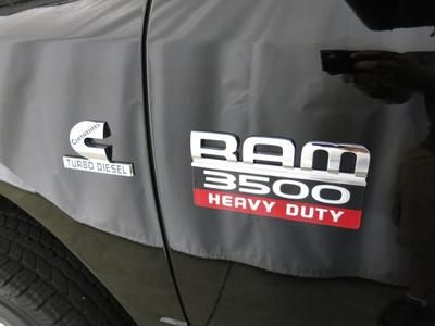 4X4 Crew Cab Diesel Manual 6.7L black long box needs home 3500 ram, image 16