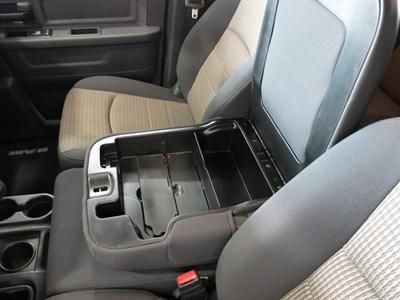 4X4 Crew Cab Diesel Manual 6.7L black long box needs home 3500 ram, image 28