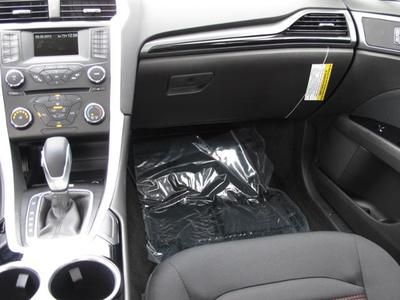 4dr Sdn SE F New 2.5L CD Power Windows Power Door Locks Tilt Wheel AM/FM Stereo, image 12