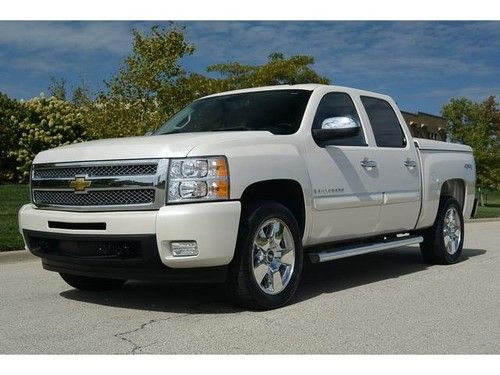 Crew cab ltz 4x4 htd lthr chrome wheels nav s/r matching tonneau 1 own!