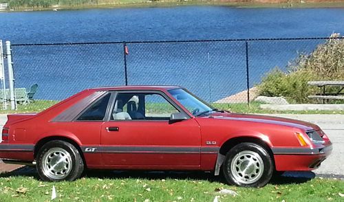 1985 mustang gt