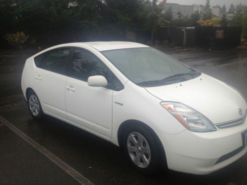 08 toyota prius hybrid hatchback 4 door white color 2008