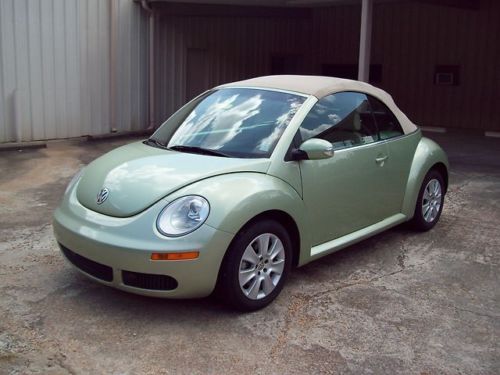 Clean convertible 2008 gecko green beetle tan leather interior am/fm/cd player