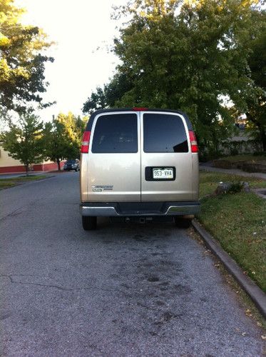 2008 chevrolet express 3500 lt standard passenger van 4-door 6.0l