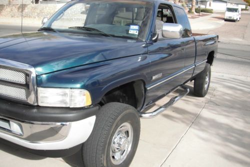 1997 dodge ram 2500 base extended cab pickup 2-door 5.9l