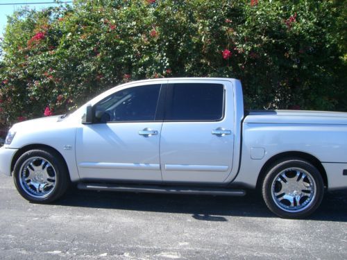 2004 nissan titan le crew cab pickup 4-door 5.6l