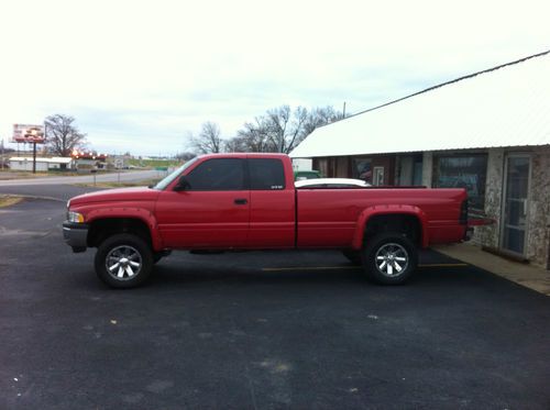 98 dodge ram 2500 ext.cab 4x4 cummins 5speed