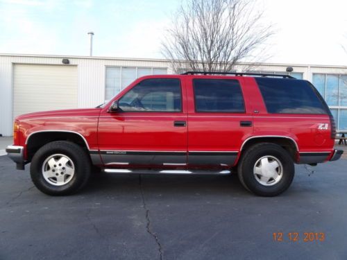 95 GMC YUKON SLT Z71 4X4 AUTO LEATHER 2 TV DVD CD MP3 USB DRIVES GOOD NO RUST, image 3