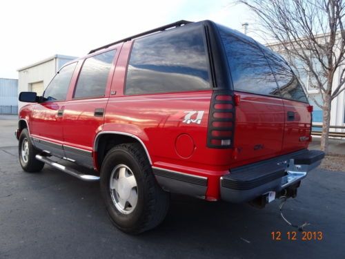 95 GMC YUKON SLT Z71 4X4 AUTO LEATHER 2 TV DVD CD MP3 USB DRIVES GOOD NO RUST, image 5