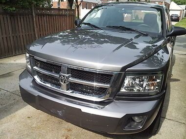 2011 dodge dakota st   4700k miles