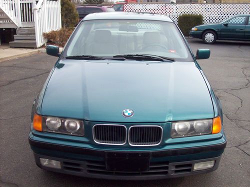 1993 bmw 325i base sedan 4-door 2.5l