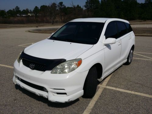 2003 toyota matrix. no reserve!!!