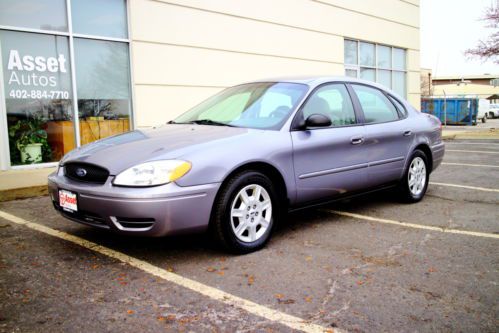 Super clean low miles 5 passenger sedan v6 automatic fuel efficient