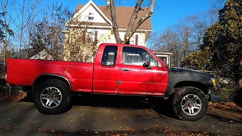 1990 toyota pick up / tacoma v6, auto 4x4, very low miles, big tires