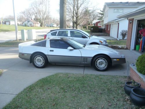 1986 corvette coupe - 2 tone silver, removable targa top