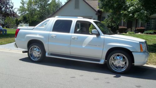 2003 cadillac escalade ext base crew cab pickup 4-door 6.0l