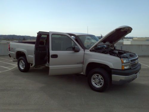 2005 Chevrolet Silverado extended cab 4x4 2500hd duramax diesel 46k act miles, image 9