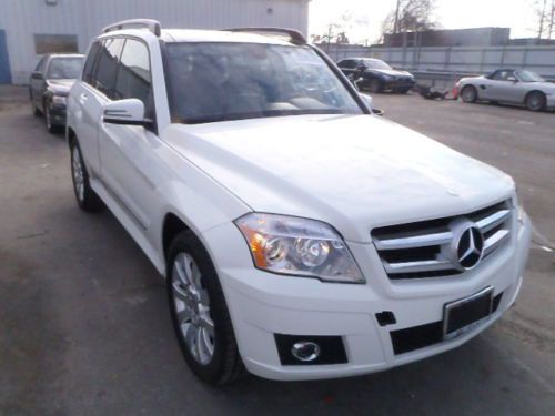 Brand new 2012 mercedes glk 350 only 1500 miles