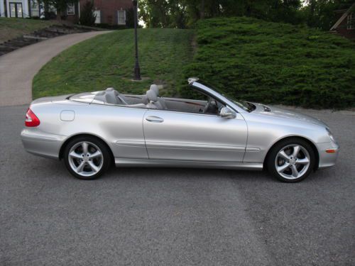 2005 mercedes-benz clk320 base convertible 2-door 3.2l