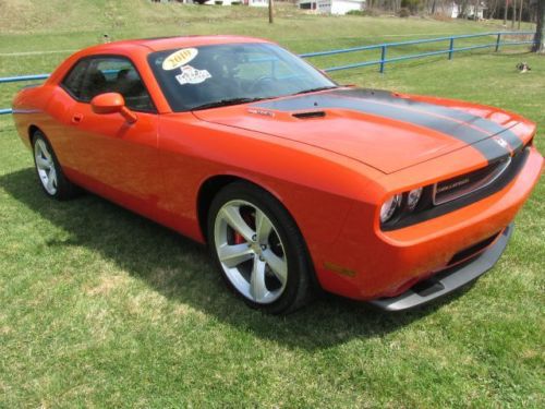 2010 dodge challenger srt-8