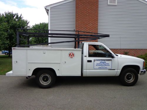 Chevrolet gmt 400 2500 work truck with boxes ladder rack