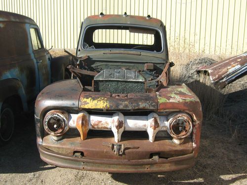 1952 ford f100 1/2 ton pickup (black)