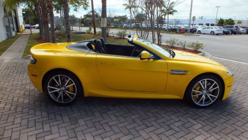 2014 aston martin vantage v8 roadster convertible w/ only 175 miles