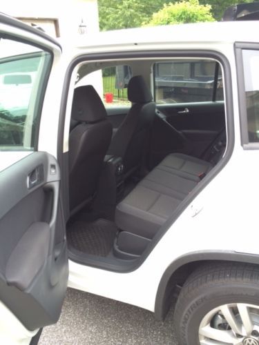 2014 Volkswagen Tiguan Comfortline Sport Utility 4-Door 2.0L, image 2