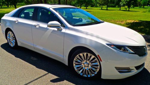 2014 LINCOLN MKZ EcoBoost/ NAVIGATION/BLIS/ SUNROOF/ REAR CAMERA/ NO RESERVE, image 3