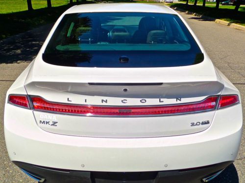 2014 LINCOLN MKZ EcoBoost/ NAVIGATION/BLIS/ SUNROOF/ REAR CAMERA/ NO RESERVE, image 6