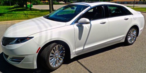 2014 LINCOLN MKZ EcoBoost/ NAVIGATION/BLIS/ SUNROOF/ REAR CAMERA/ NO RESERVE, image 9