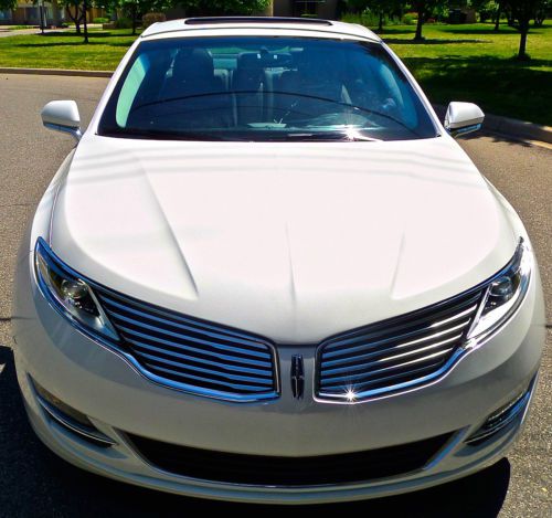 2014 LINCOLN MKZ EcoBoost/ NAVIGATION/BLIS/ SUNROOF/ REAR CAMERA/ NO RESERVE, image 11