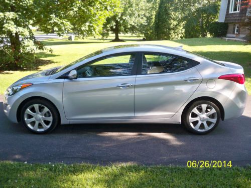 Hyundai,silver,sedan,elantra,limited,mint condition,mpg