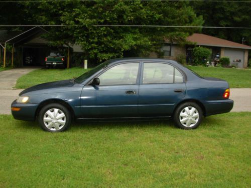 1993 toyota corolla, 4-dr, automatic, ice cold air