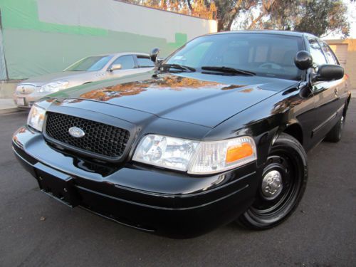 2010 ford crown victoria (p71) in immaculate conditions and shape!!