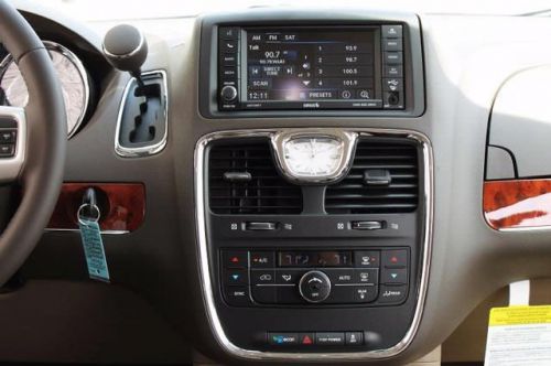 2014 chrysler town & country touring