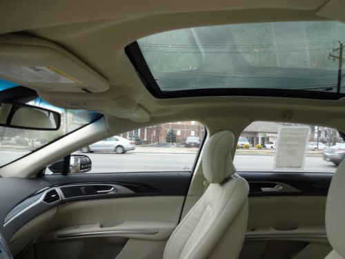 2014 lincoln mkz base