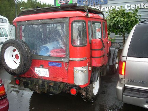 1977 toyota land cruiser fj40.