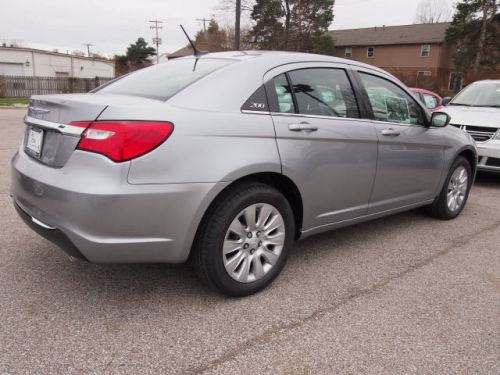 2014 chrysler 200 lx