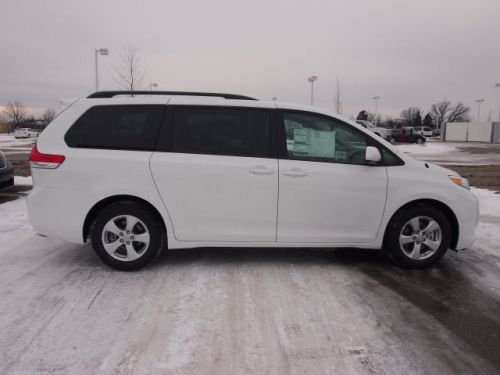 2014 toyota sienna le