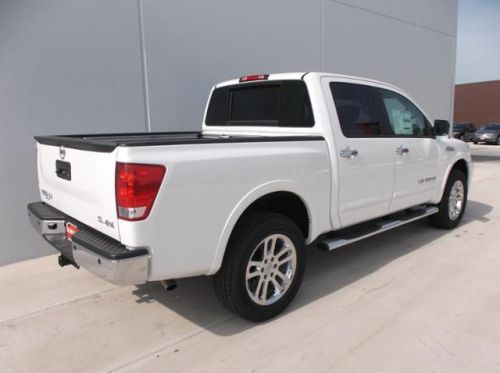 2014 nissan titan sl