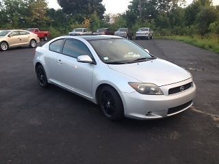 2005 scion tc base coupe 2-door 2.4l