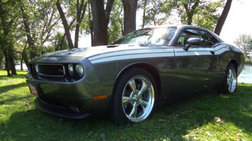 2012 dodge challenger r/t coupe 2-door 5.7l