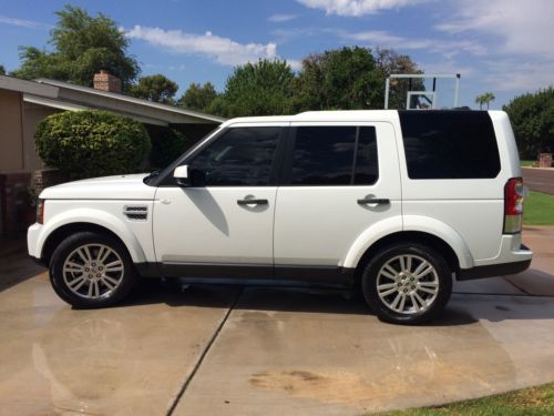 2012 white land rover lr4 hse