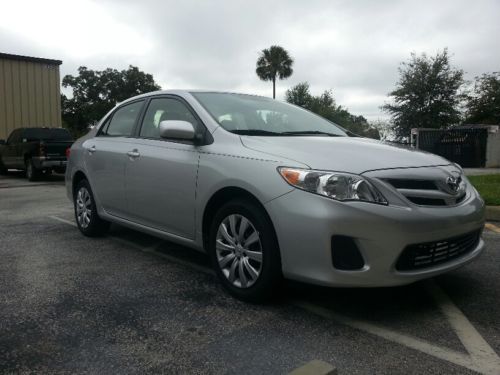 2012 toyota corolla le sedan 4-door 1.8l