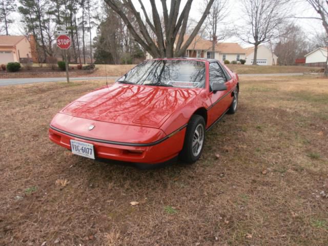 Pontiac fiero value leader coupe 2-door