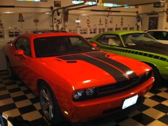 Dodge: challenger srt8