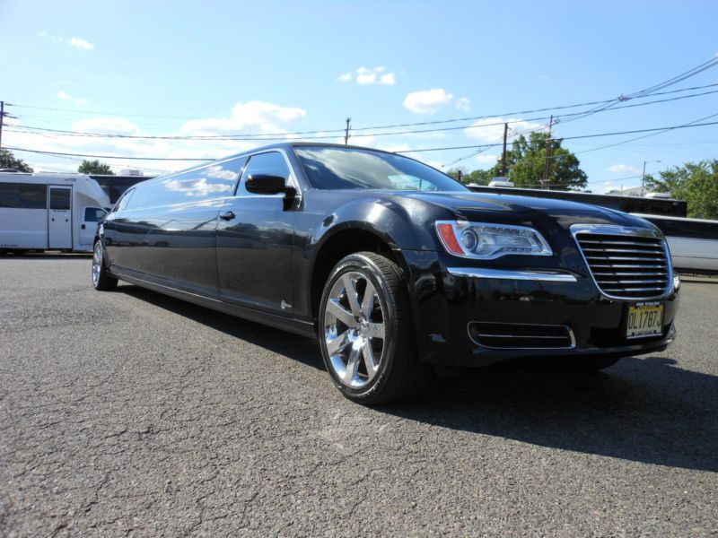 2014 chrysler 300 series 140 inch limousine