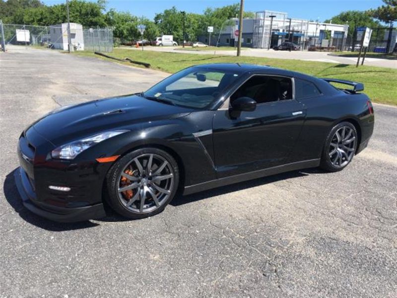 2013 nissan gt-r preminum