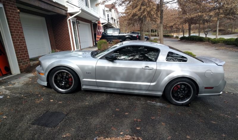 2005 ford mustang